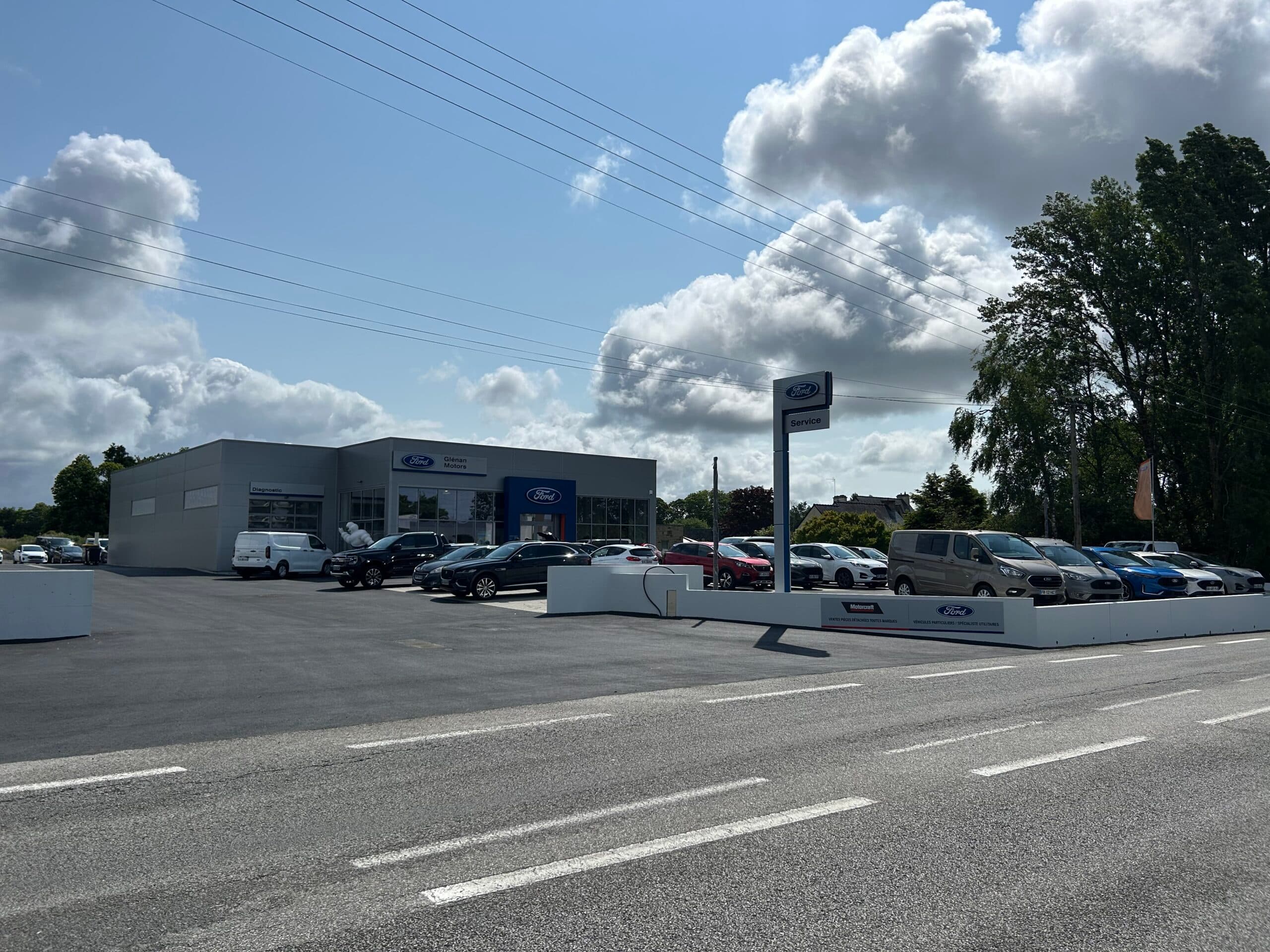 Construction d’un garage Ford